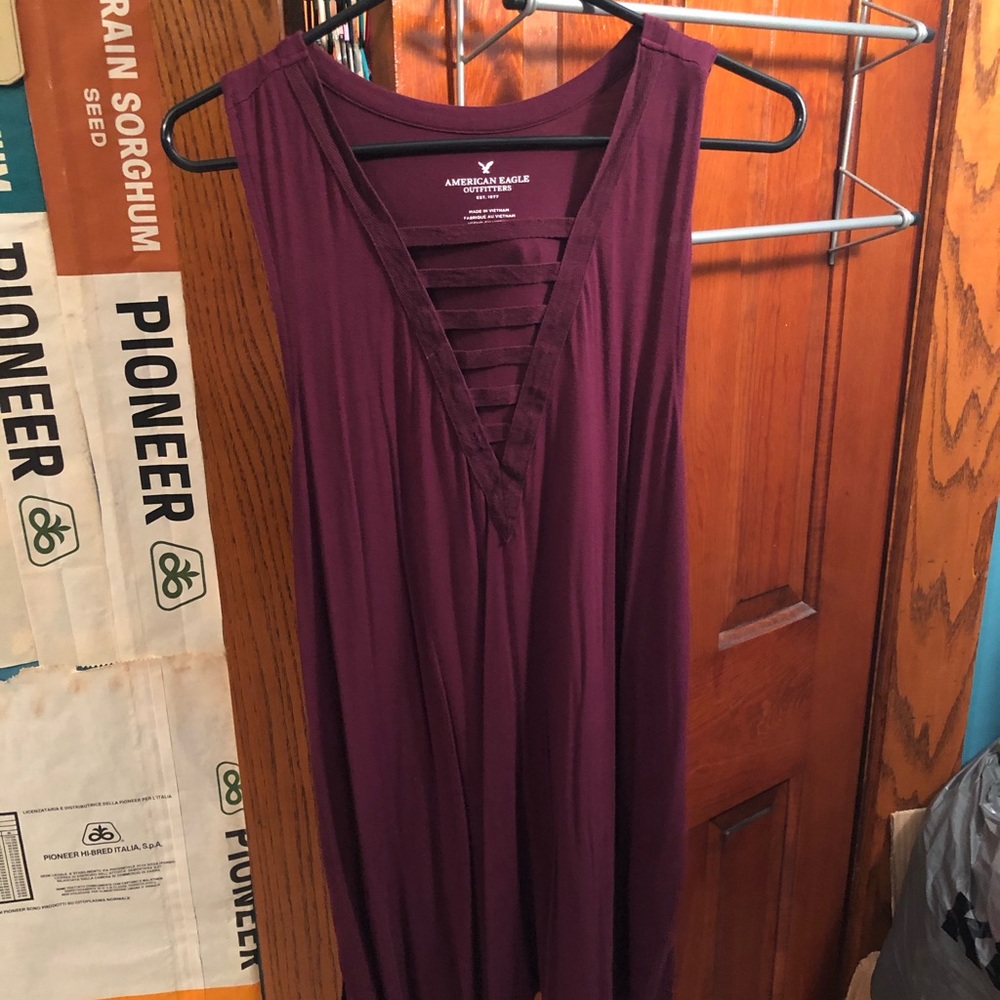 Bar neck maroon tank top